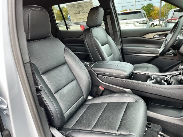 2027 Chevrolet Traverse LT - Photo 33