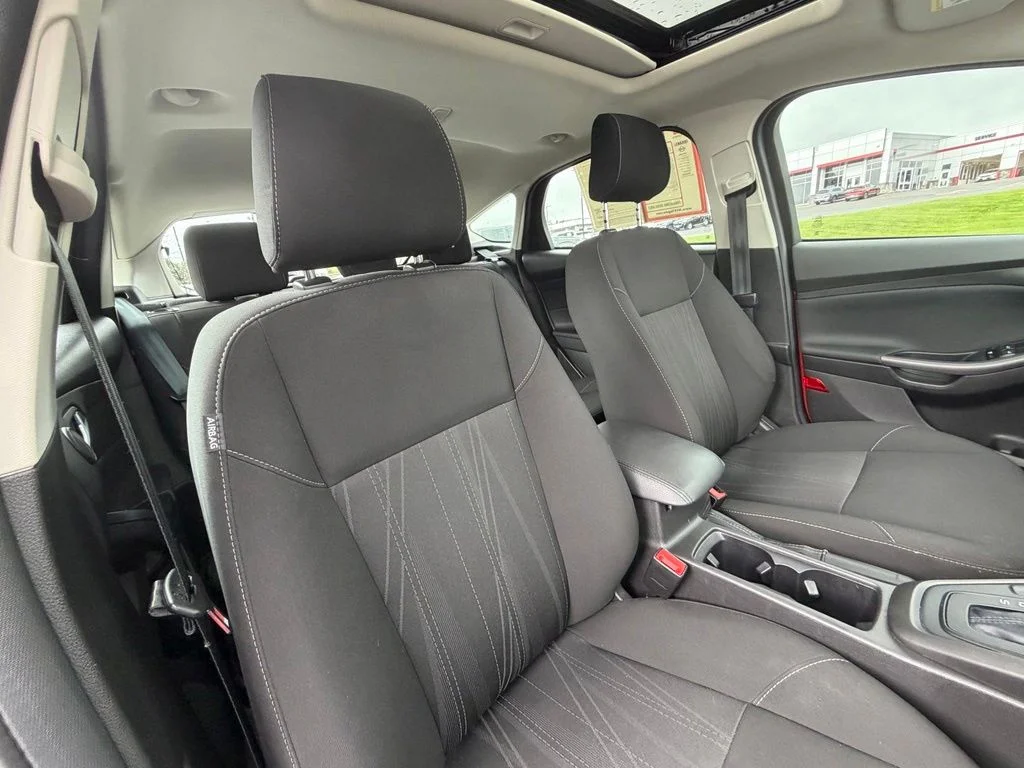 Used 2018 Red Ford SEL image 34