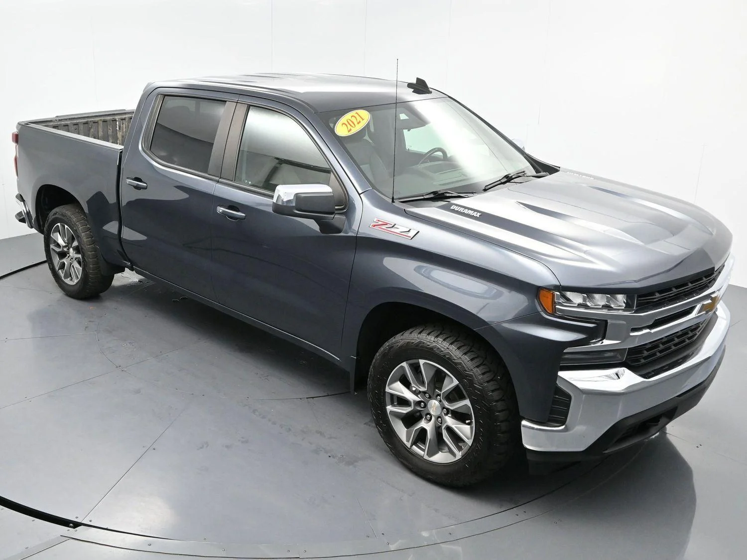 Used 2021 Shadow Gray Metallic Chevrolet LT image 39