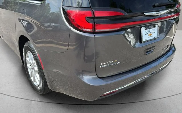 Used 2023 Gray Chrysler Touring L image 39