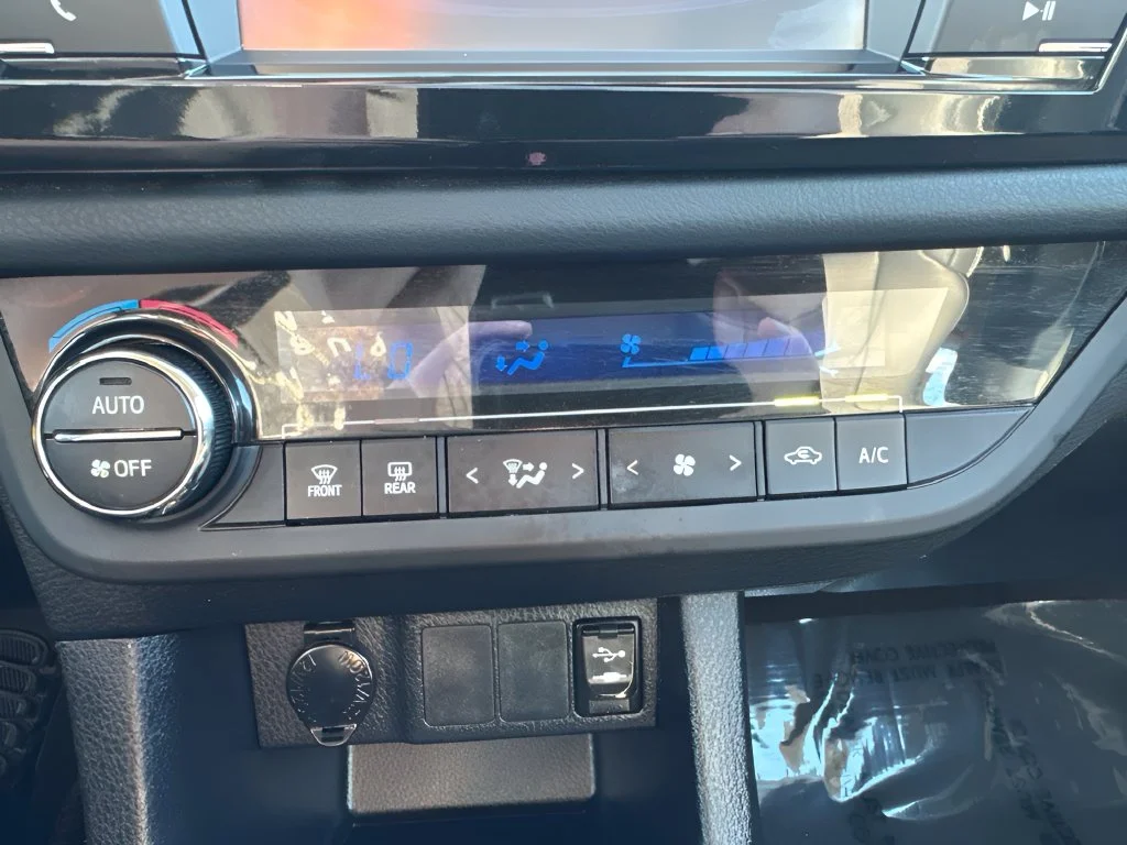 Used 2015 Blue Toyota S image 19
