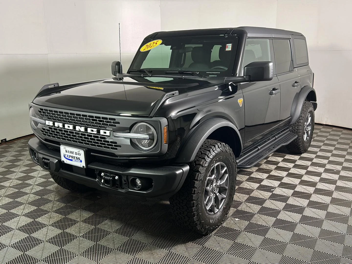 Used 2025 Shadow Black Ford Badlands image 10