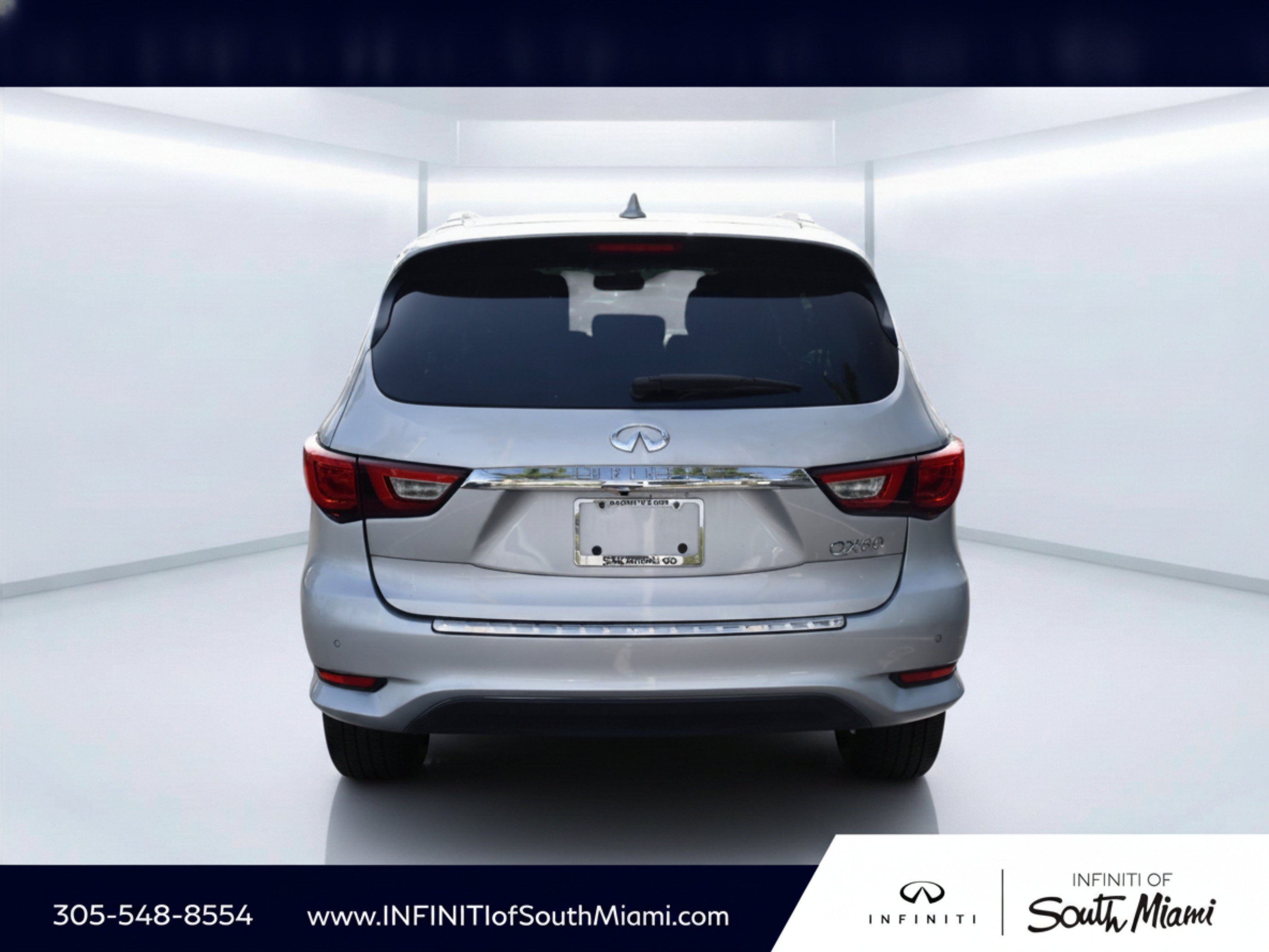 Used 2017 Liquid Platinum INFINITI Base image 5