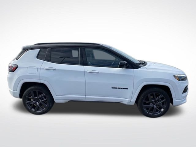 Used 2025 White Jeep Limited image 6