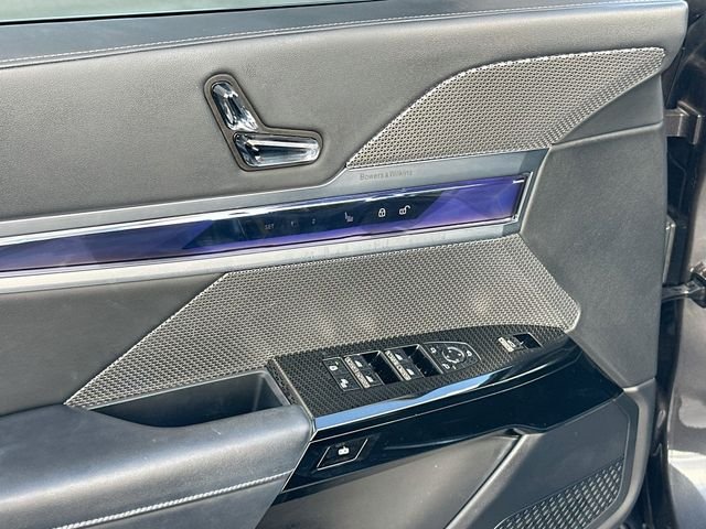 Certified Used 2024 Gray BMW xDrive60 image 18