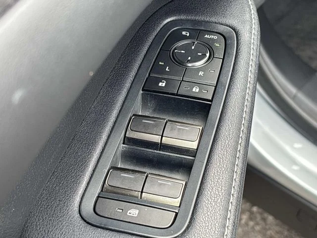 Used 2024 Silver Lexus 500h F SPORT Performance image 31