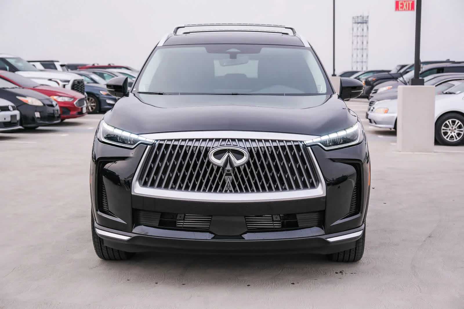 New 2026 MINERAL BLACK INFINITI Luxe FWD image 2