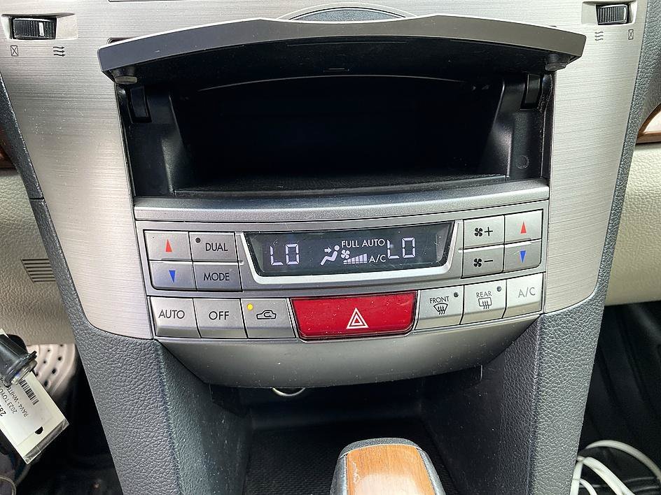 Used 2013 Caramel Bronze Pearl Subaru 2.5i Limited image 18