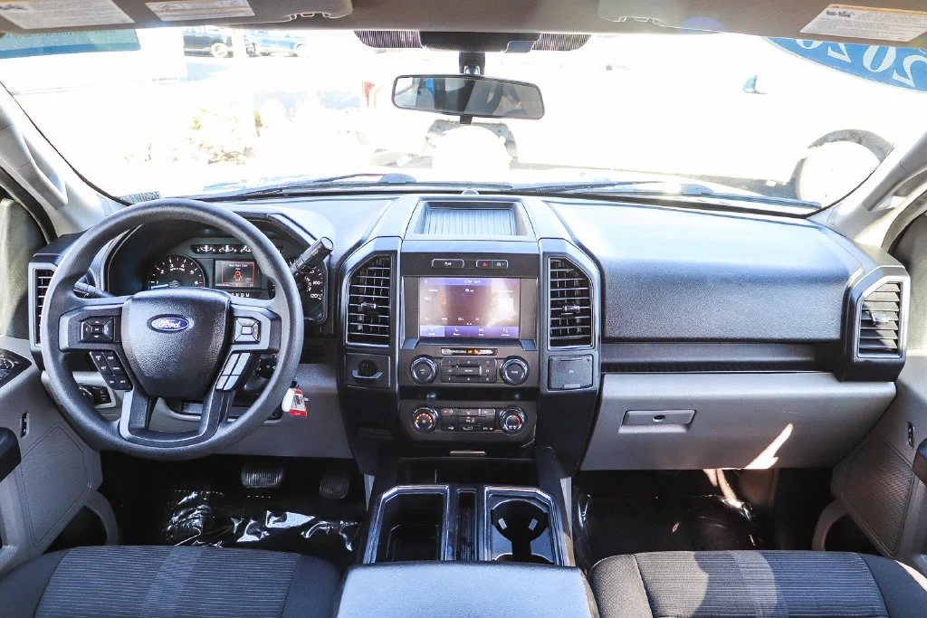 Used 2020 Blue Ford XL image 18