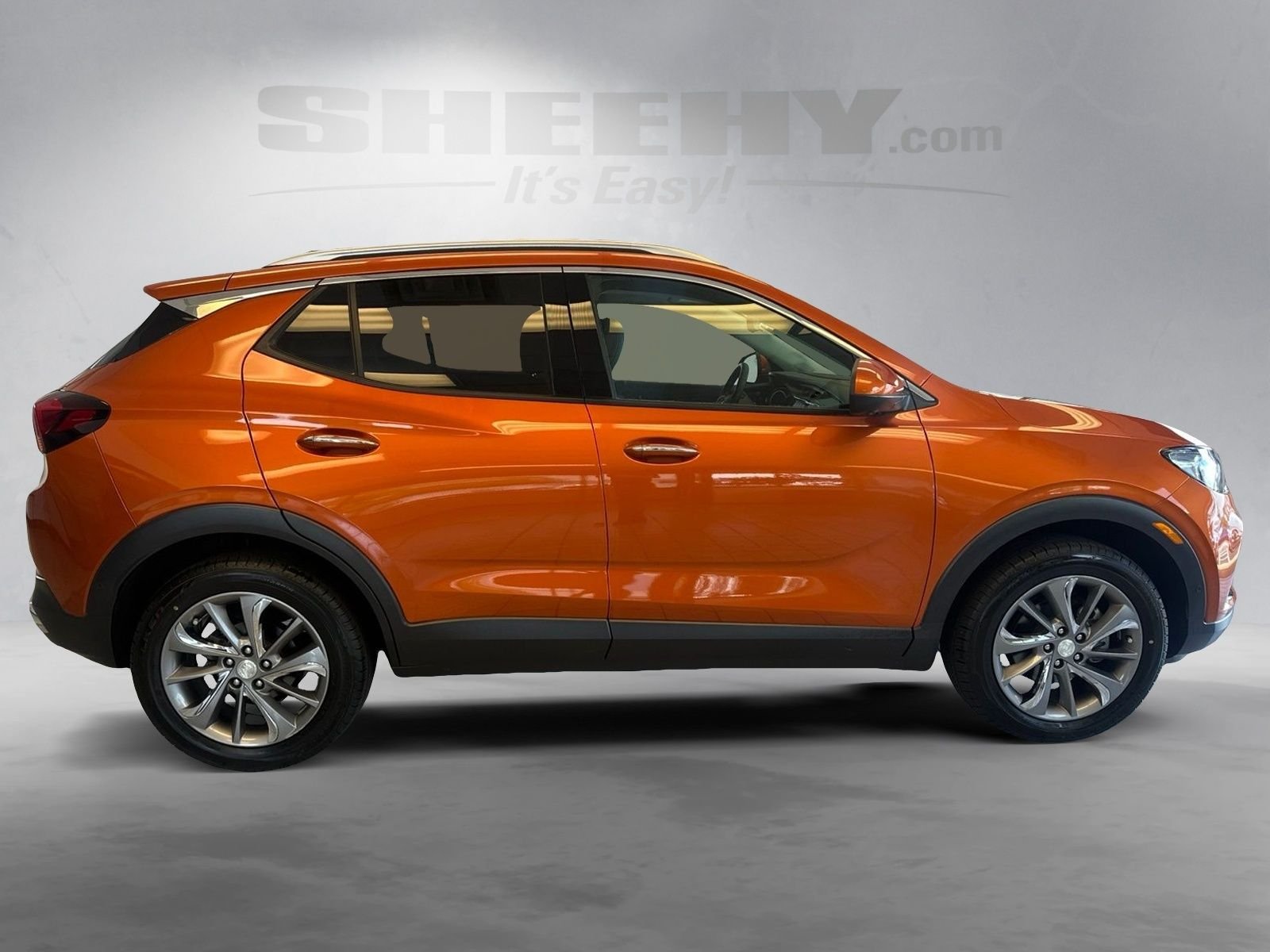 Used 2022 Orange Buick Essence image 9