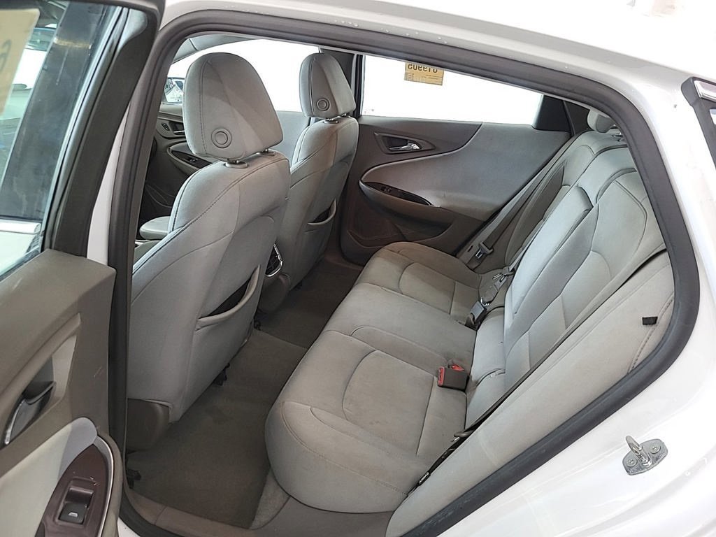 Used 2021 White Chevrolet LT image 5