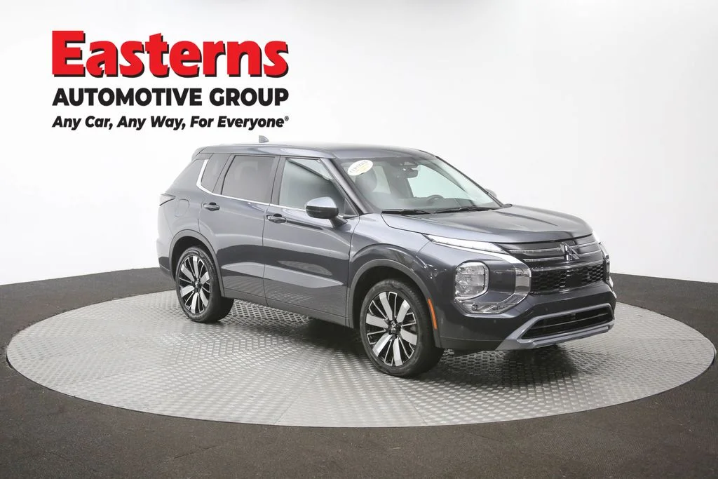 Used 2025 Gray Mitsubishi SE image 44