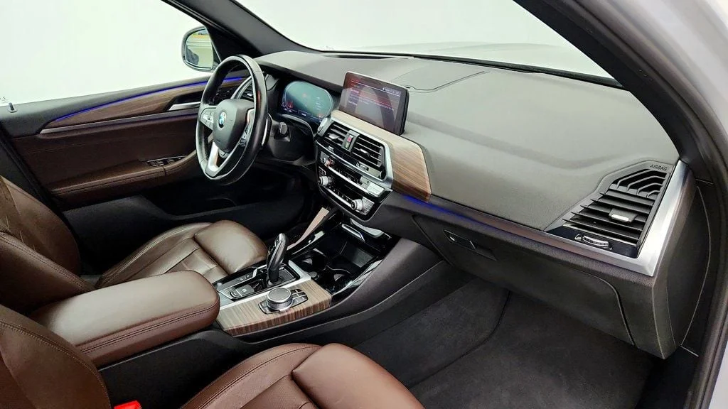 Used 2020 Glacier Silver Metallic BMW sDrive30i Sports Activity Vehicle image 25