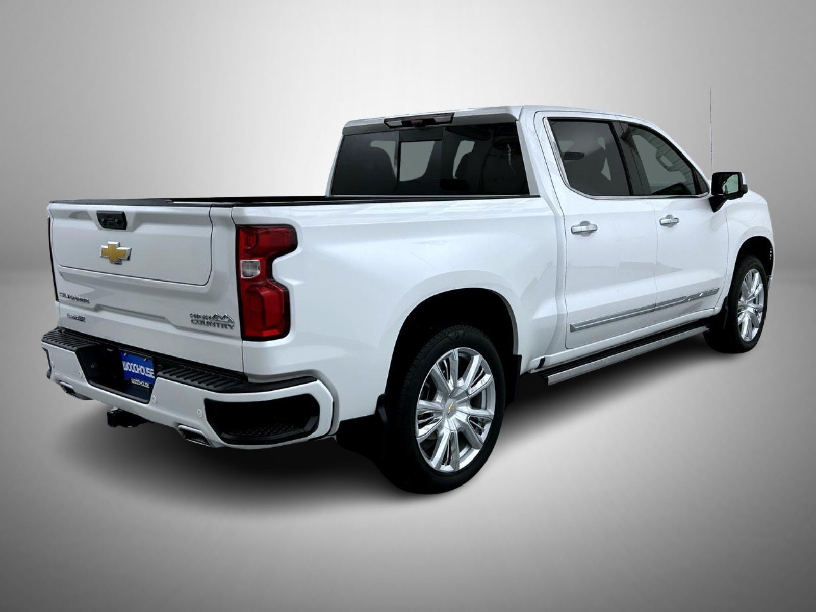 Used 2025 Beige Chevrolet High Country image 5