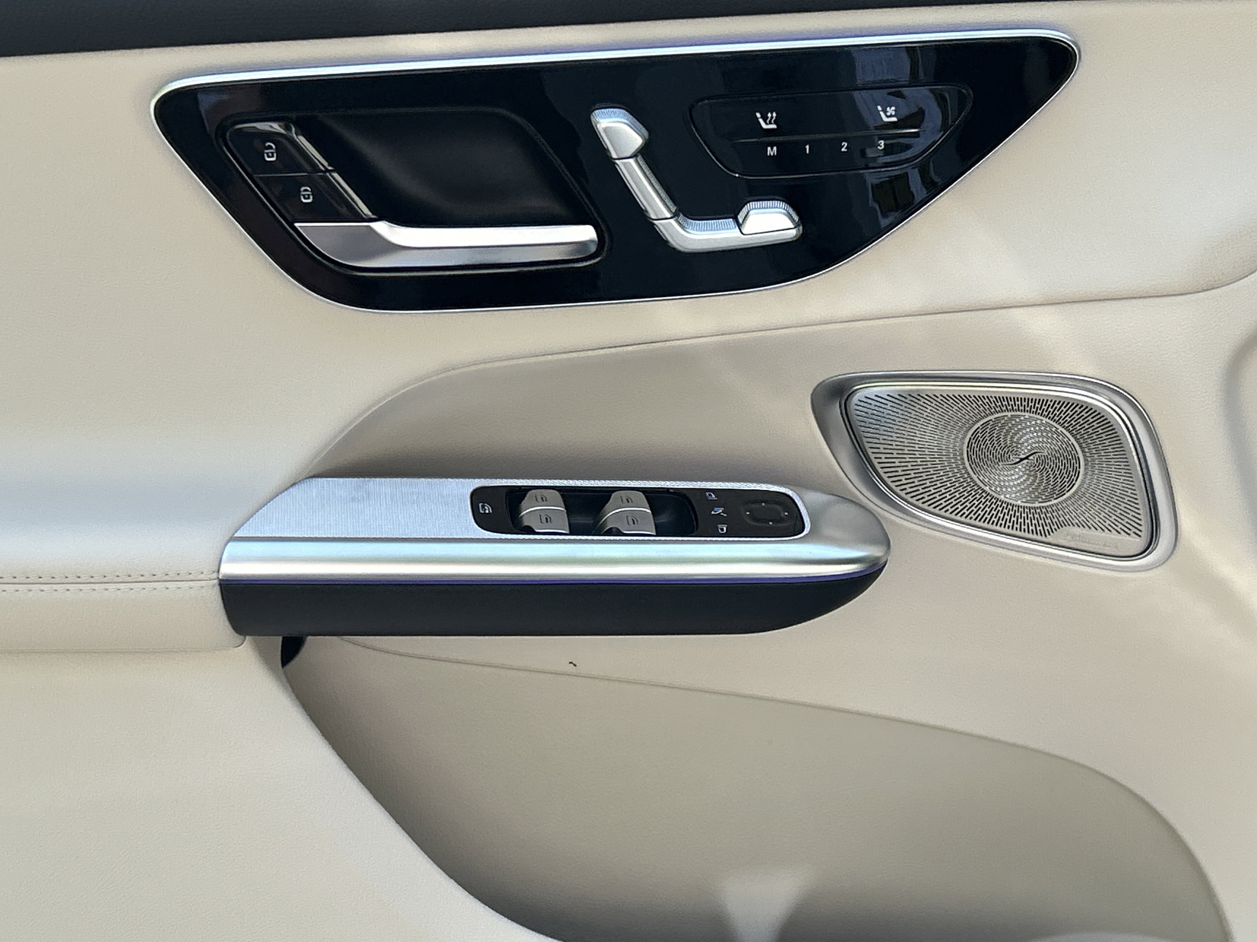 New 2026 MANUFAKTUR Alpine Grey Mercedes-Benz GLC 300 SUV image 18