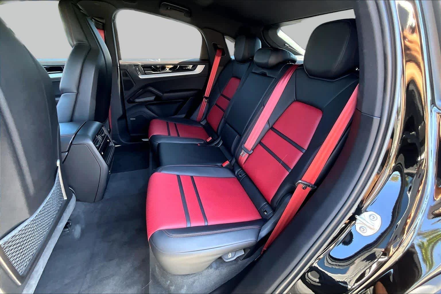 Used 2024  Porsche S image 18