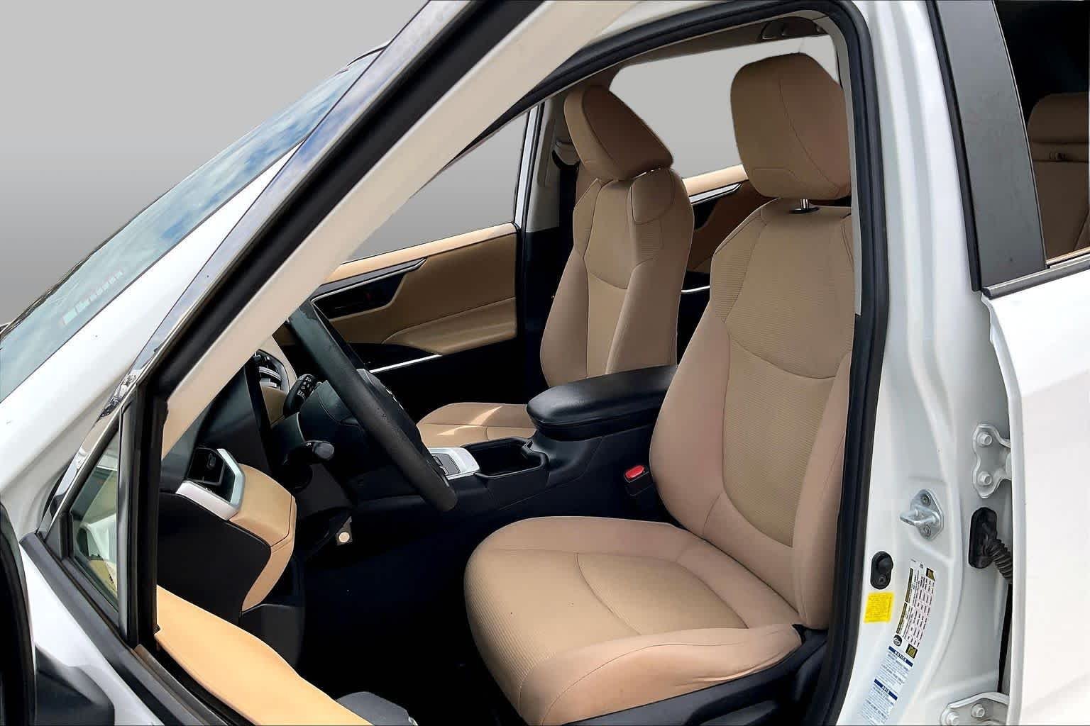 Used 2022 White Toyota LE image 7