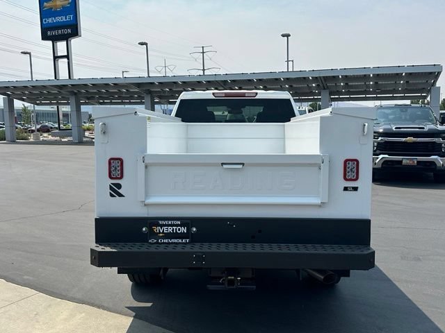 New 2026 Summit White Chevrolet WT image 5