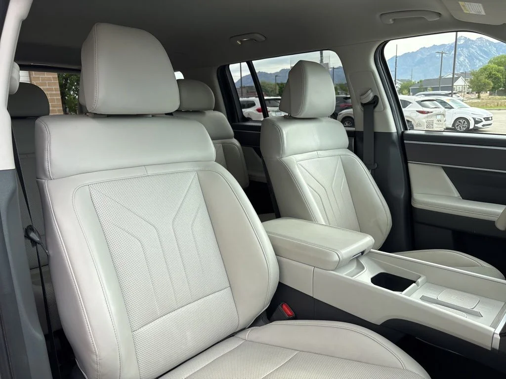 Used 2024 Gray Hyundai SEL image 13