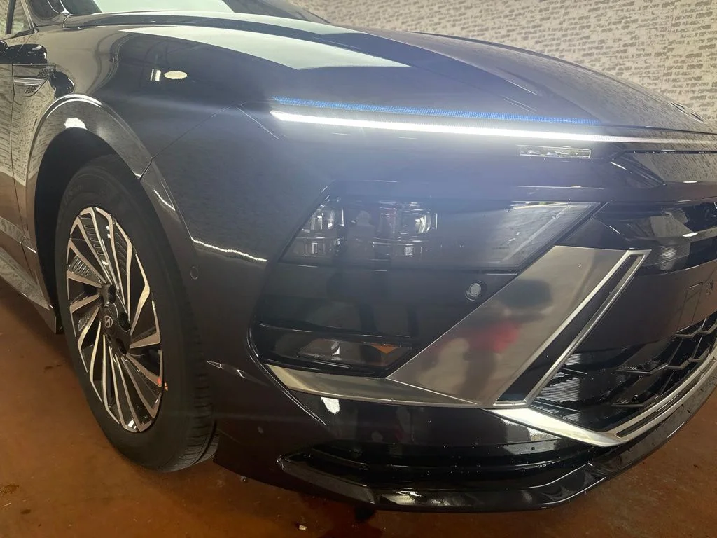 New 2026 Carbon Blue Hyundai Limited image 9