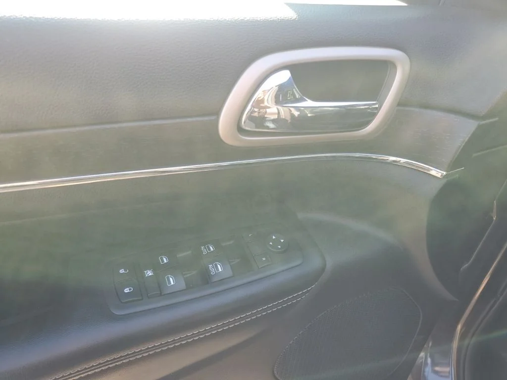 Used 2017 Gray Jeep Limited image 13