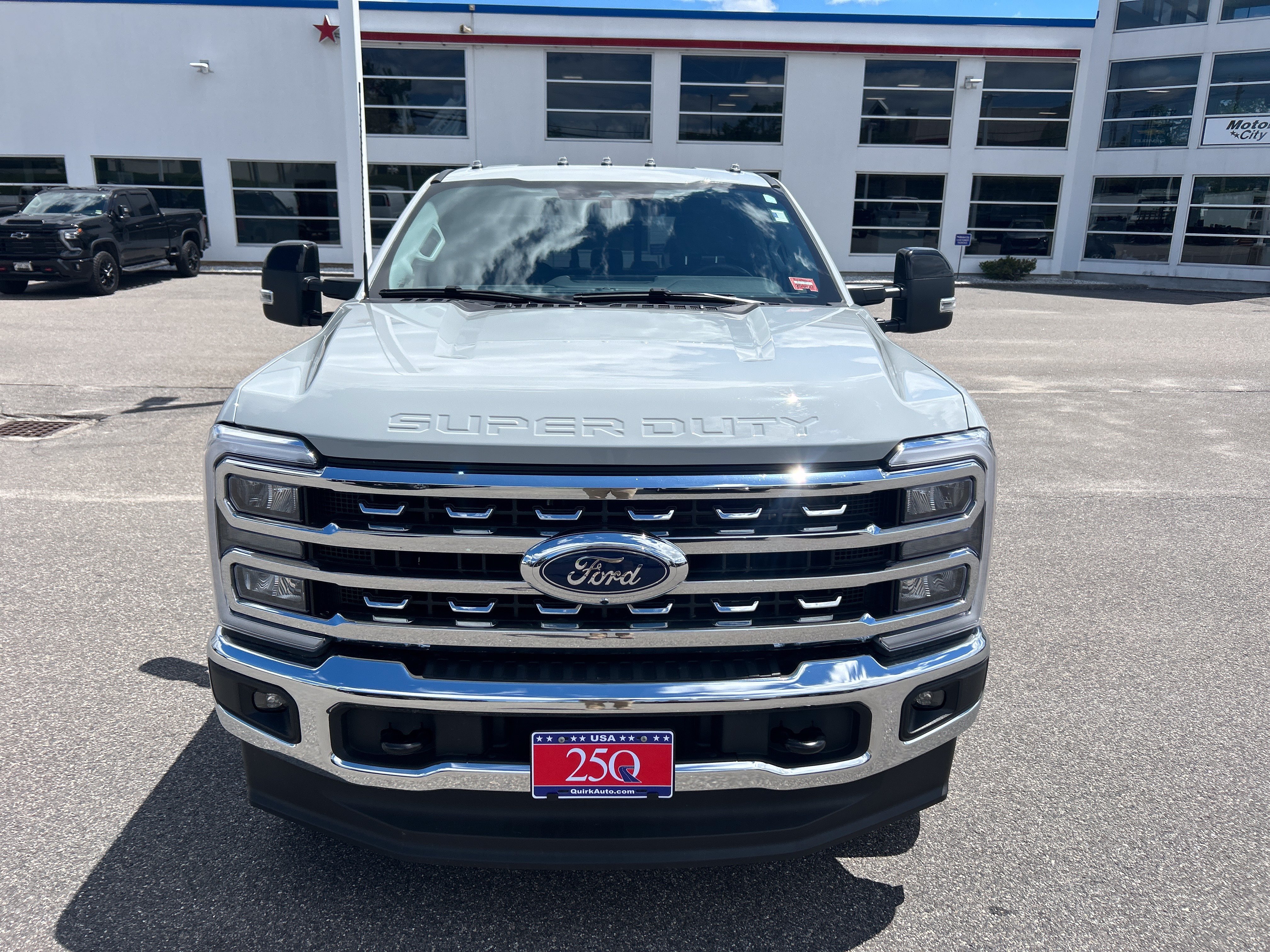 Used 2025 Avalanche Ford LARIAT image 3