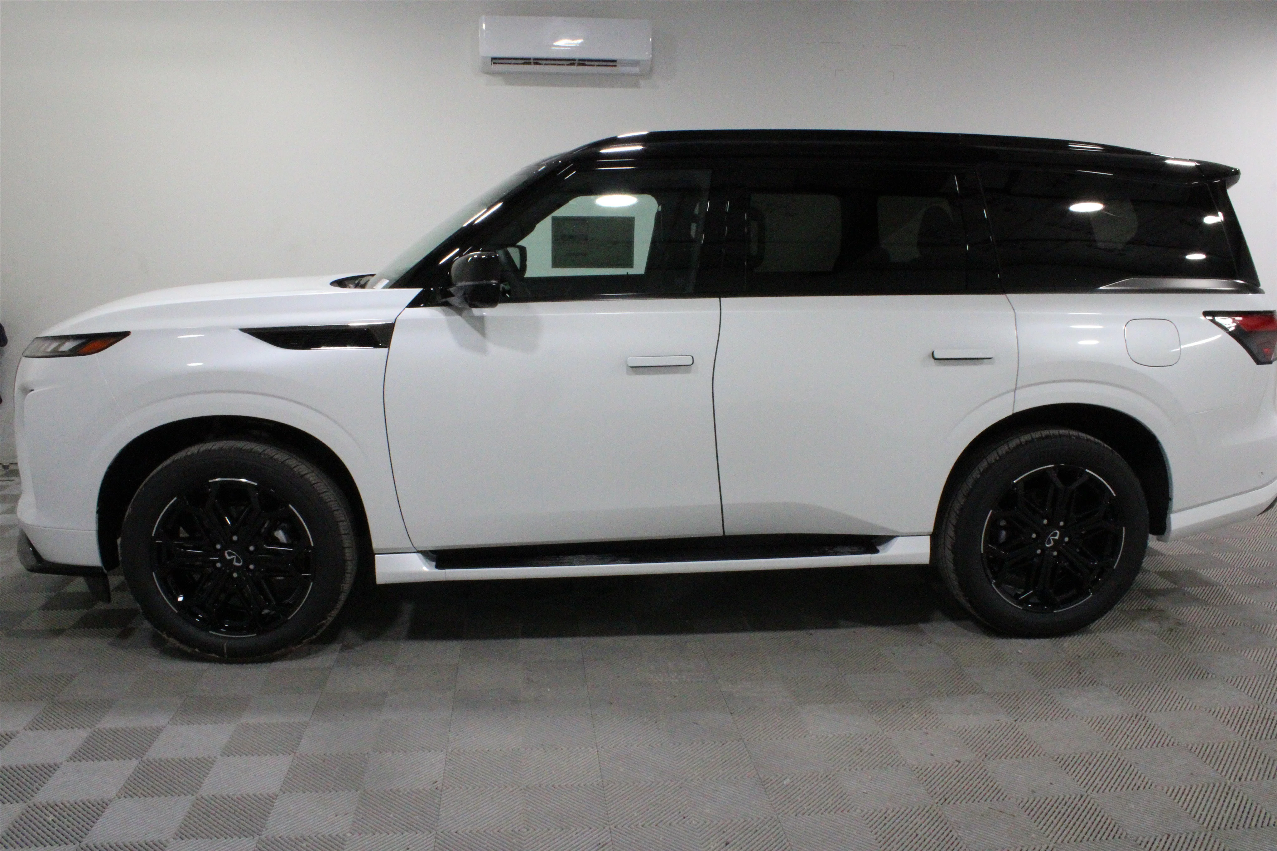 2026 INFINITI QX80 Sport - Photo 33
