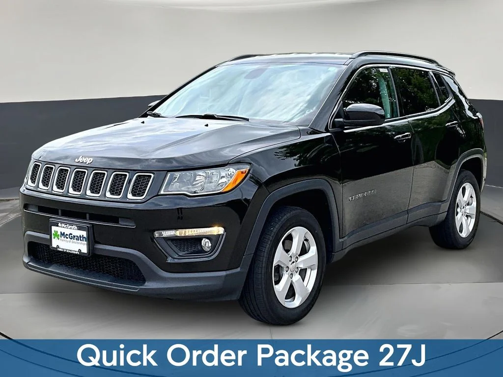 Used 2018 Black Jeep Latitude image 3