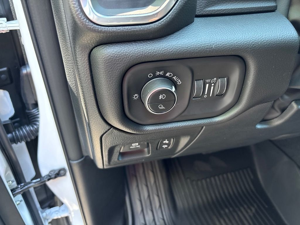 New 2026 Bright White Clear-Coat Exterior Paint RAM Laramie image 20