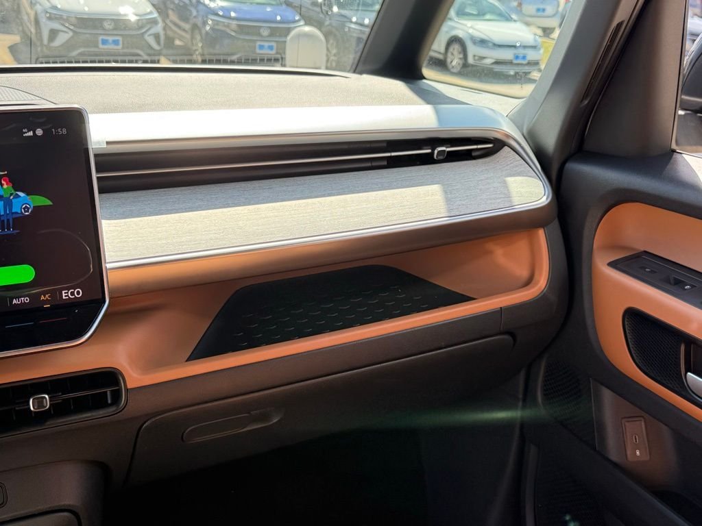 2025 Volkswagen ID. Buzz Pro S - Photo 16