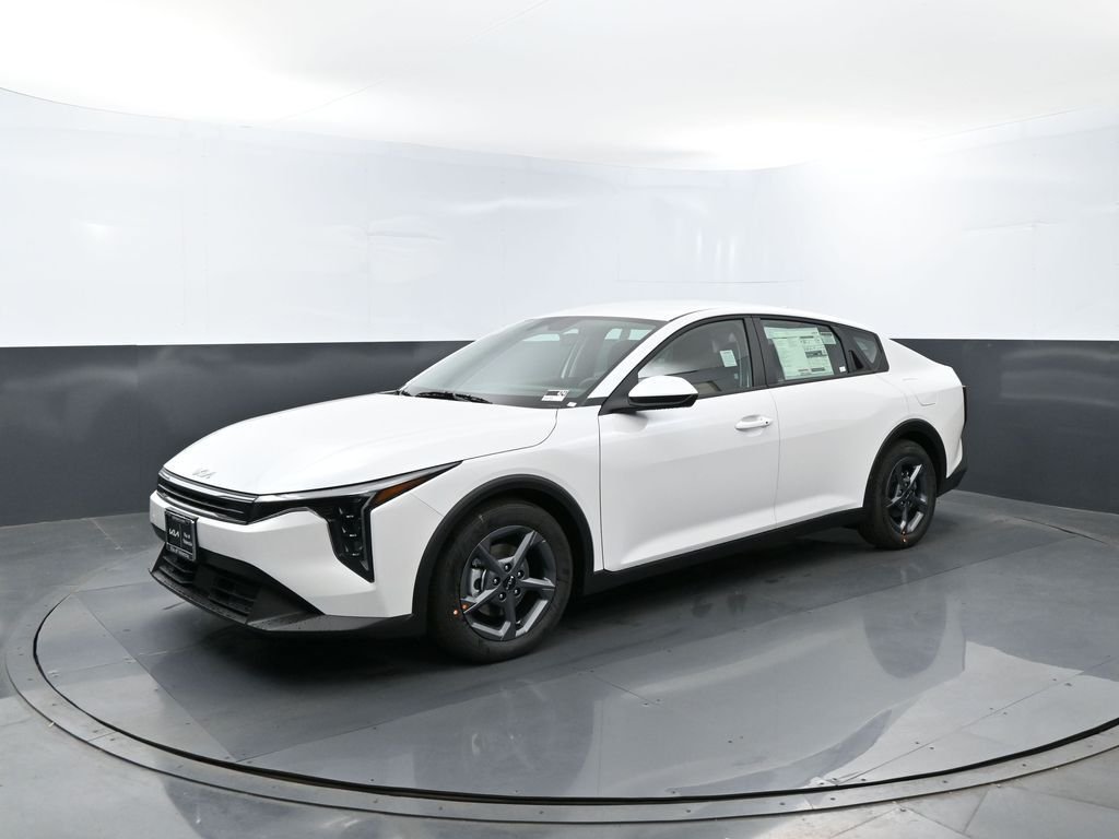 2026 Kia K4 LXS AT's photo