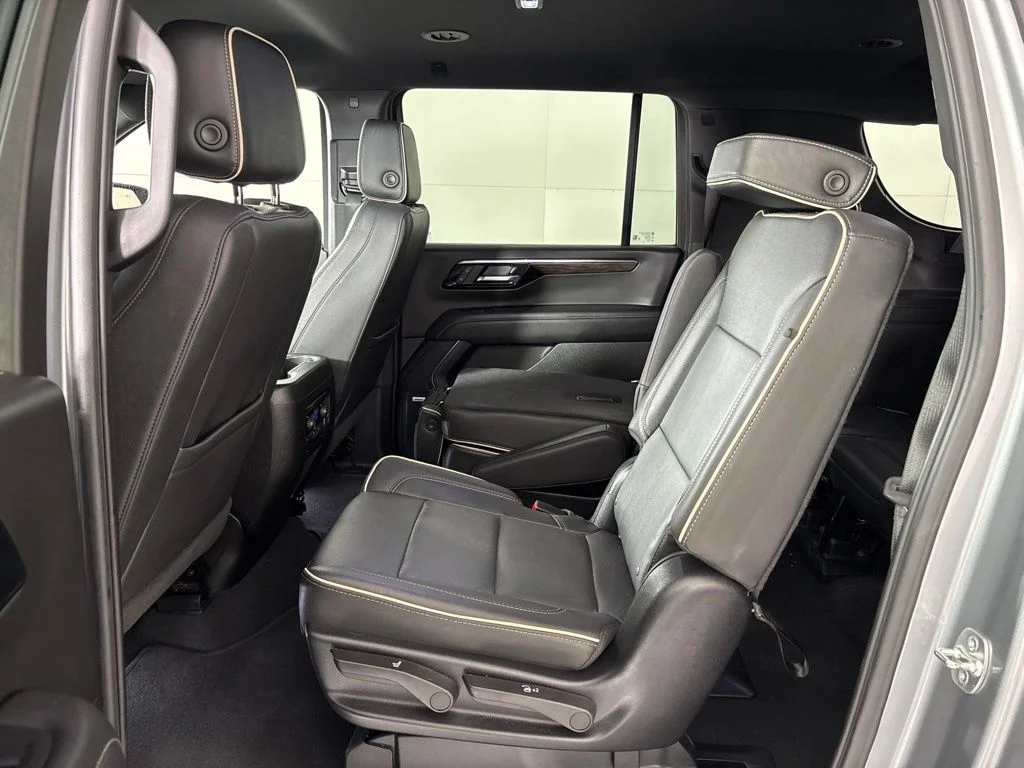 Used 2025 Gray Chevrolet Premier image 29