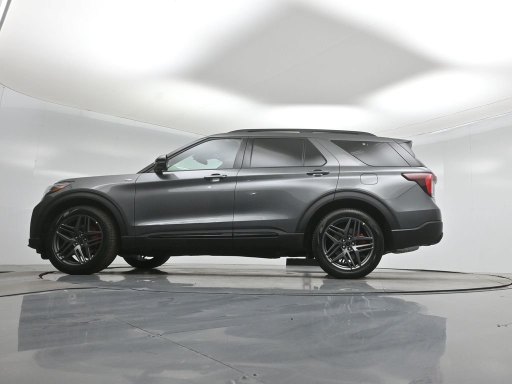 New 2026 Carbonized Gray Metallic Ford ST-Line image 51