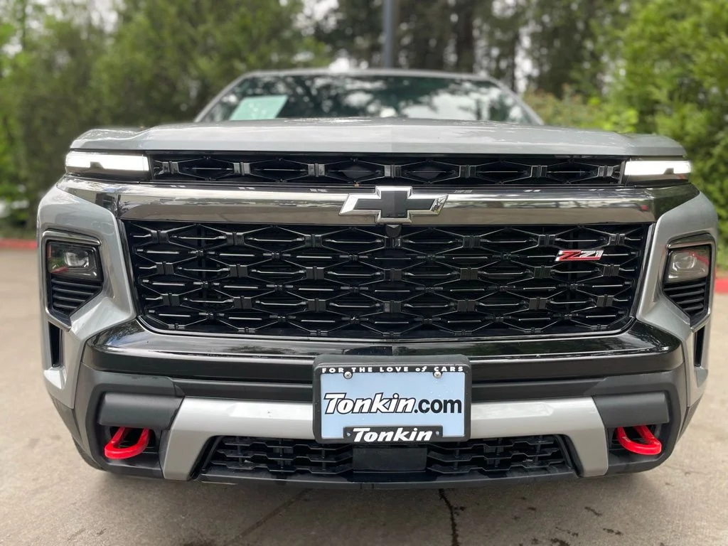 Used 2025 Sterling Gray Metallic Chevrolet Z71 image 9