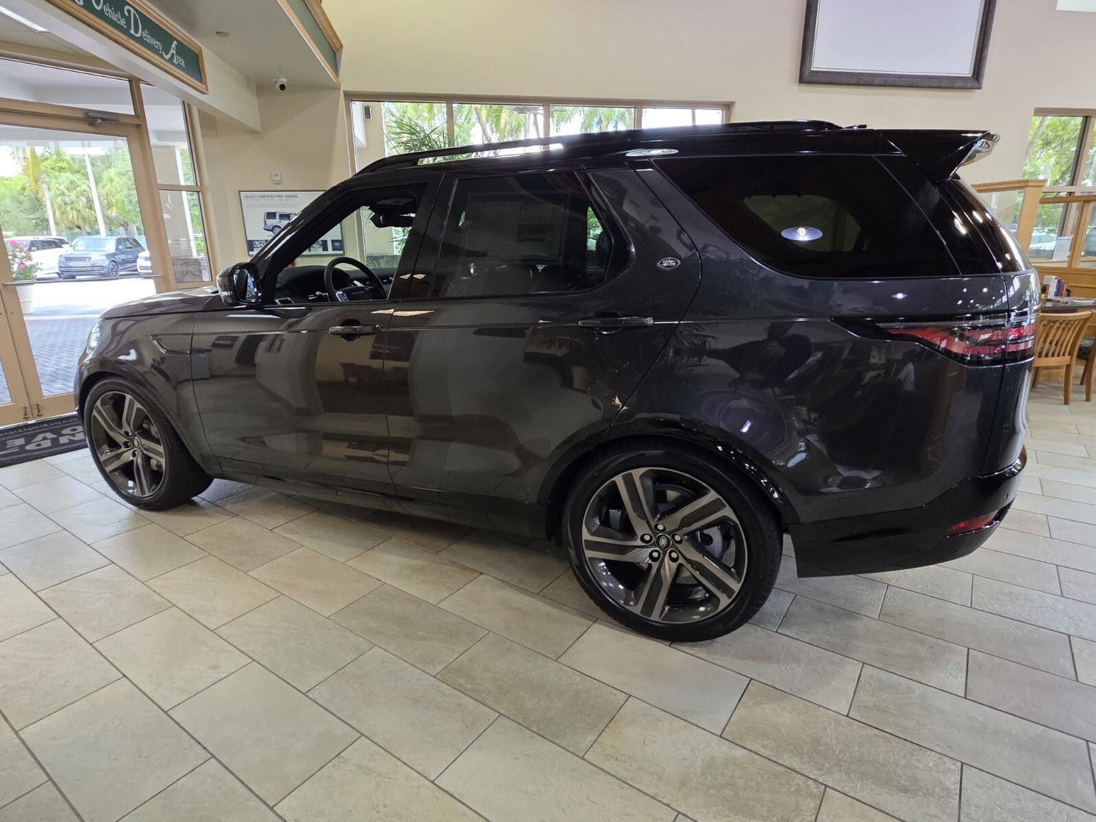 New 2026 Carpathian Grey Land Rover Dynamic SE image 7