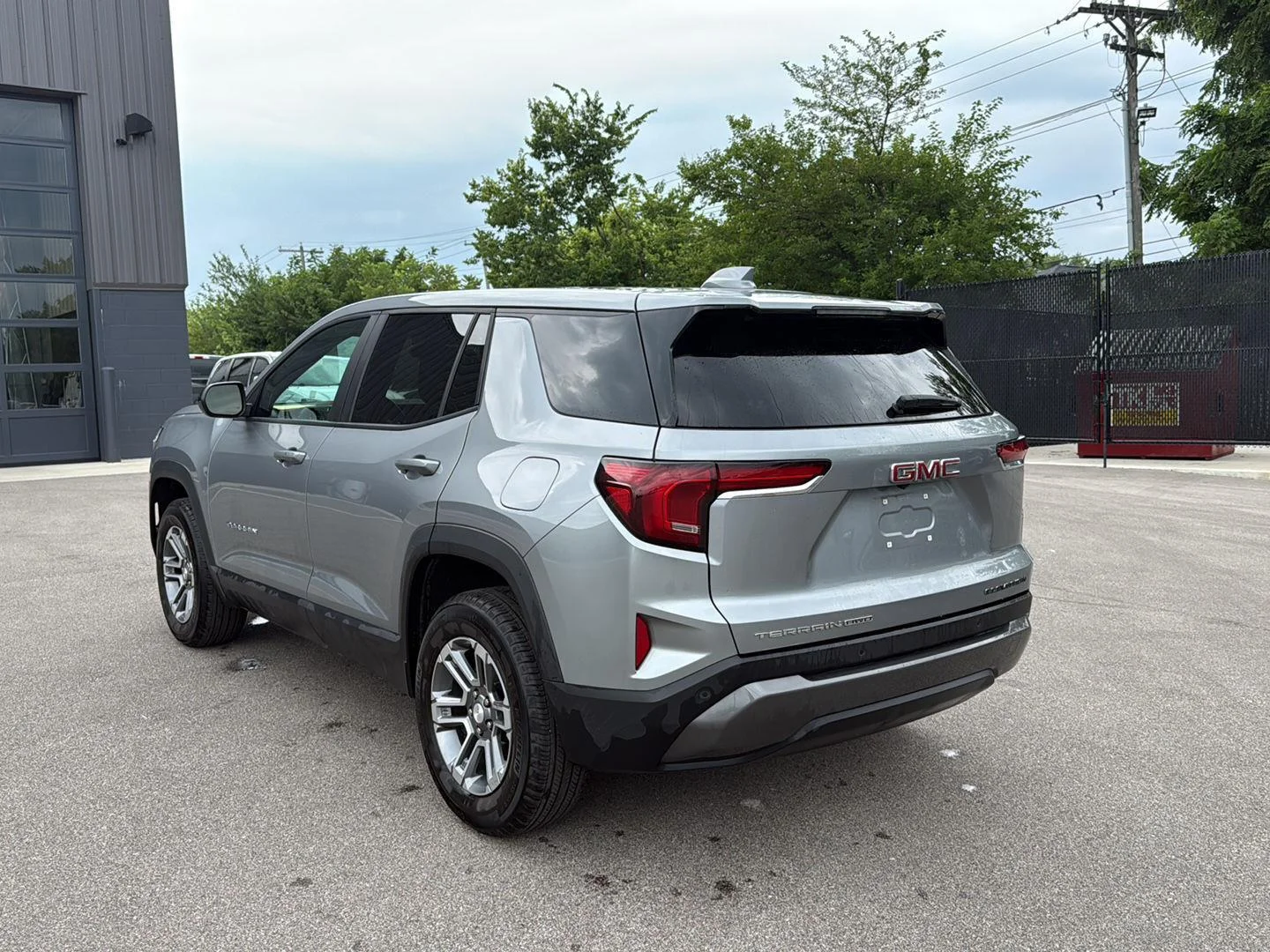 Used 2026 Sterling Metallic GMC AWD Elevation image 5