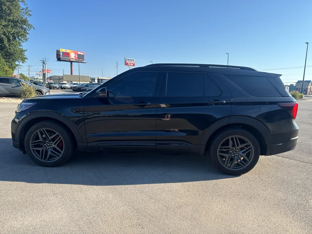 Used 2025 Agate Black Metallic Ford ST image 6