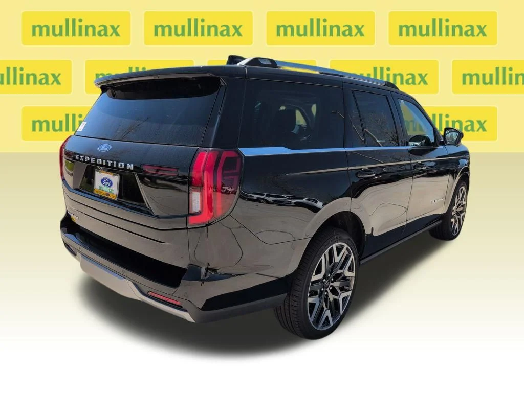 New 2026 Black Ford Platinum image 3