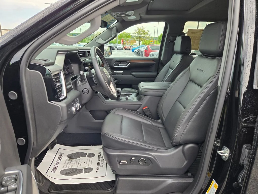 Used 2025 Black GMC Denali image 17