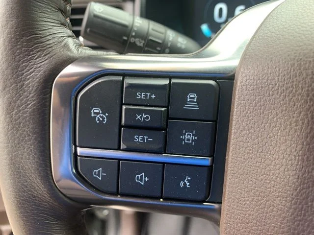 Used 2023 Green Ford King Ranch image 28