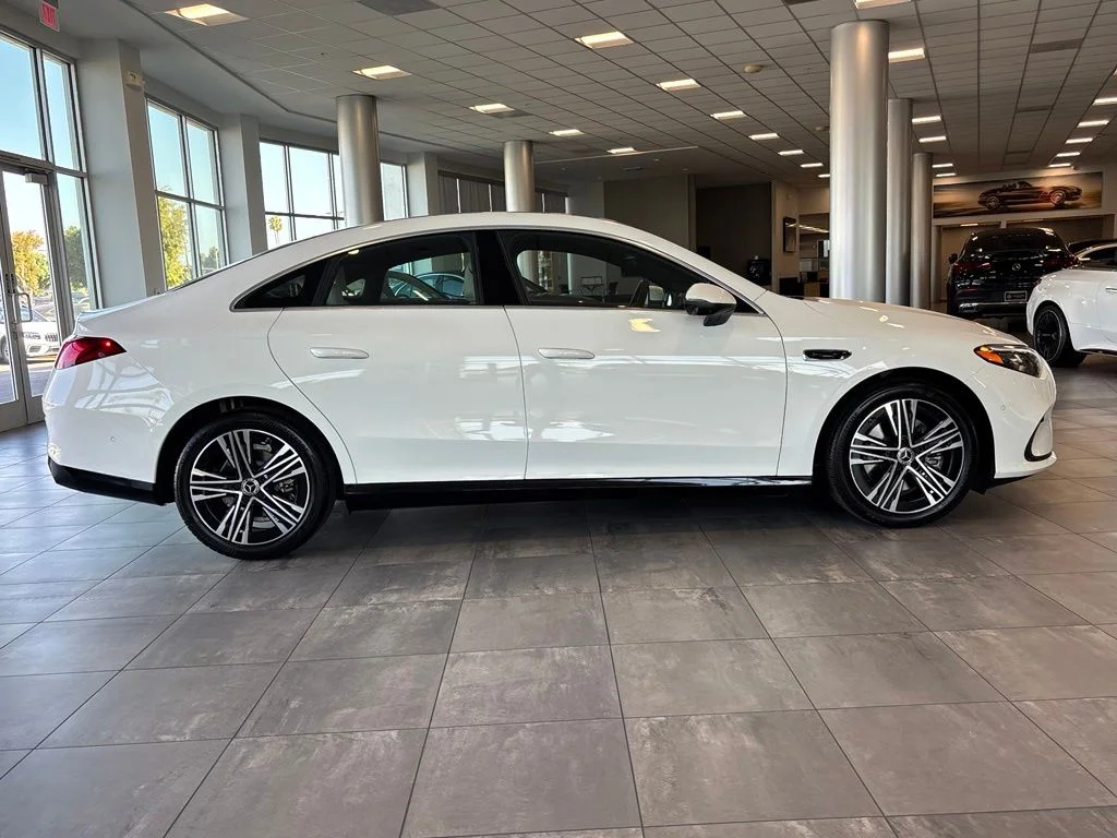 Used 2027 White Mercedes-Benz 220 Hybrid image 3