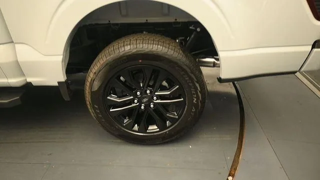 New 2026 Avalanche Ford XLT image 9