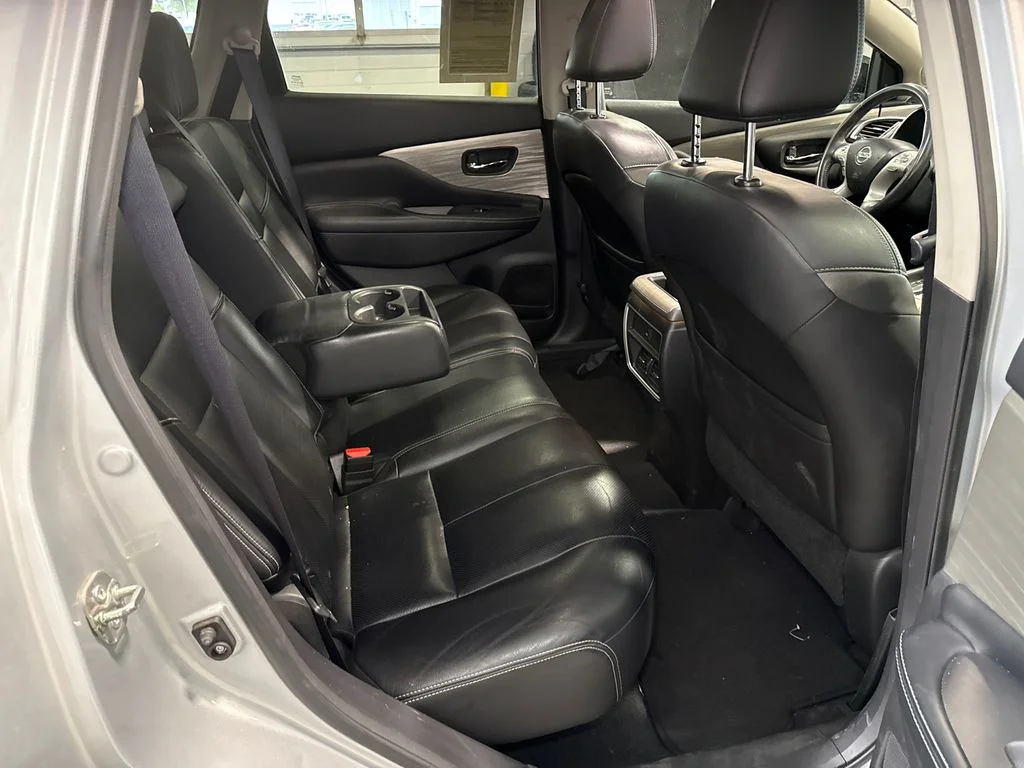 Used 2015 Silver Nissan SL image 16