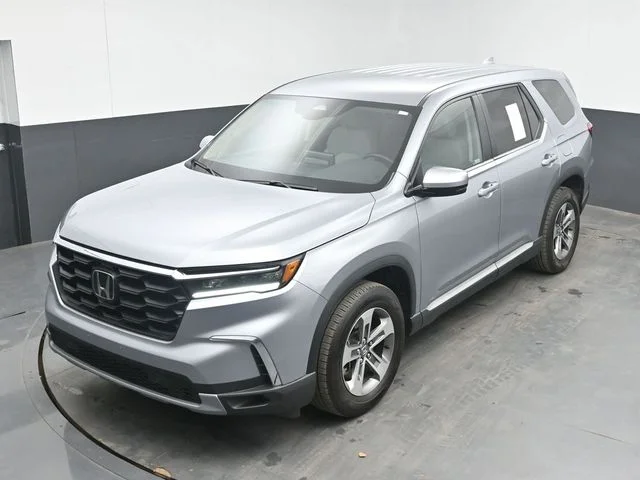 Certified Used 2023 Lunar Silver Metallic Honda 2WD EX-L 7P image 15