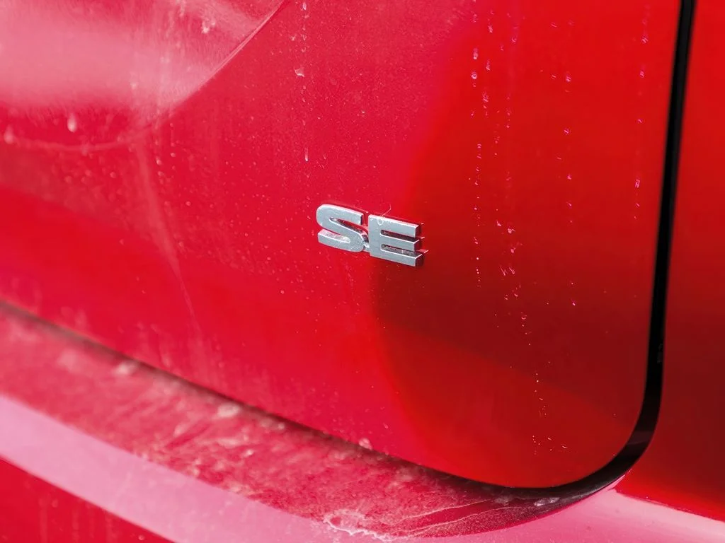 New 2026 Red Diamond Mitsubishi LE image 31