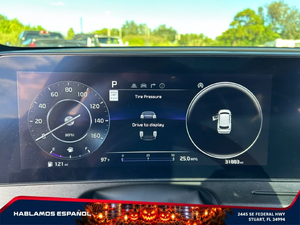 Used 2025 White Kia SX-Prestige image 20