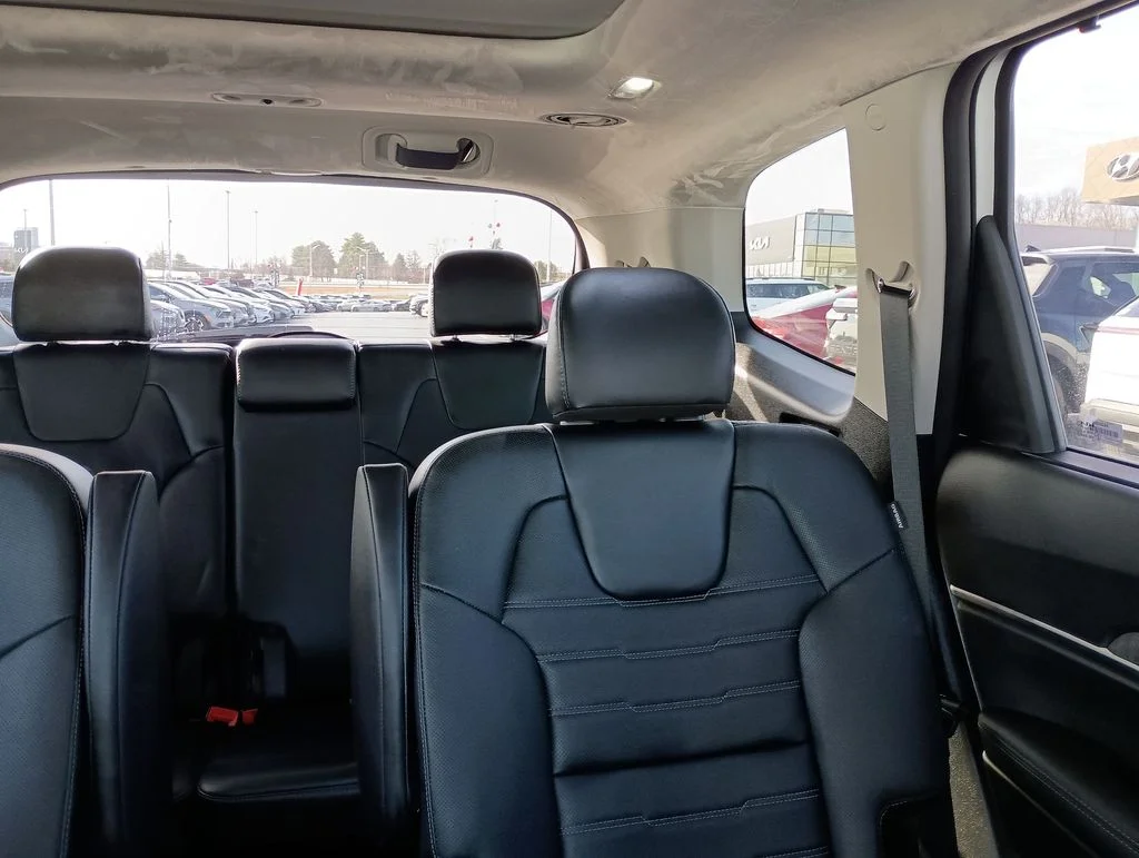 Used 2023 White Kia SX-Prestige image 14