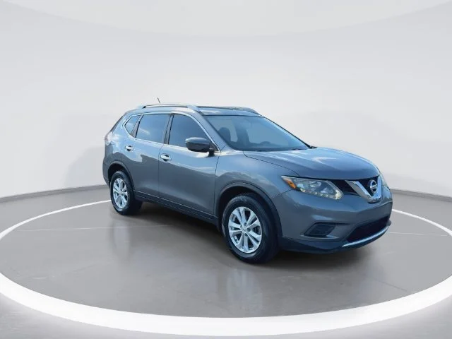Used 2016 Gray Nissan SV image 2