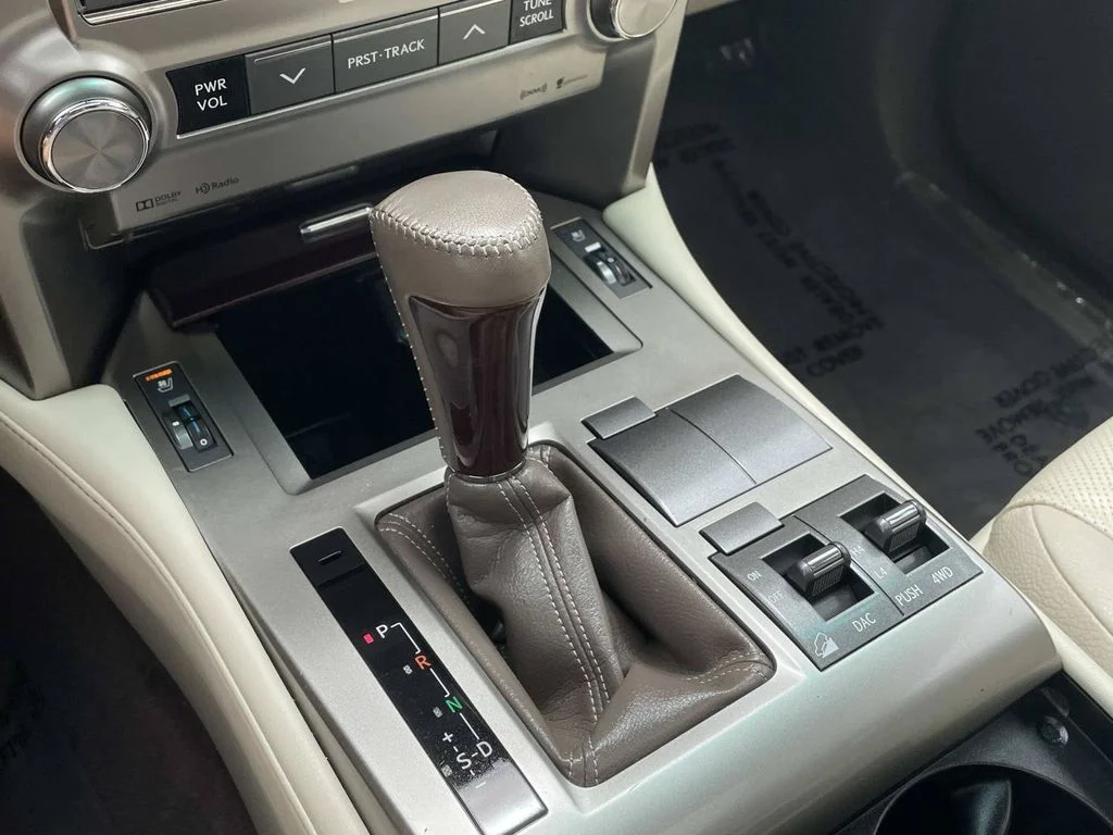 Used 2018  Lexus 460 image 42