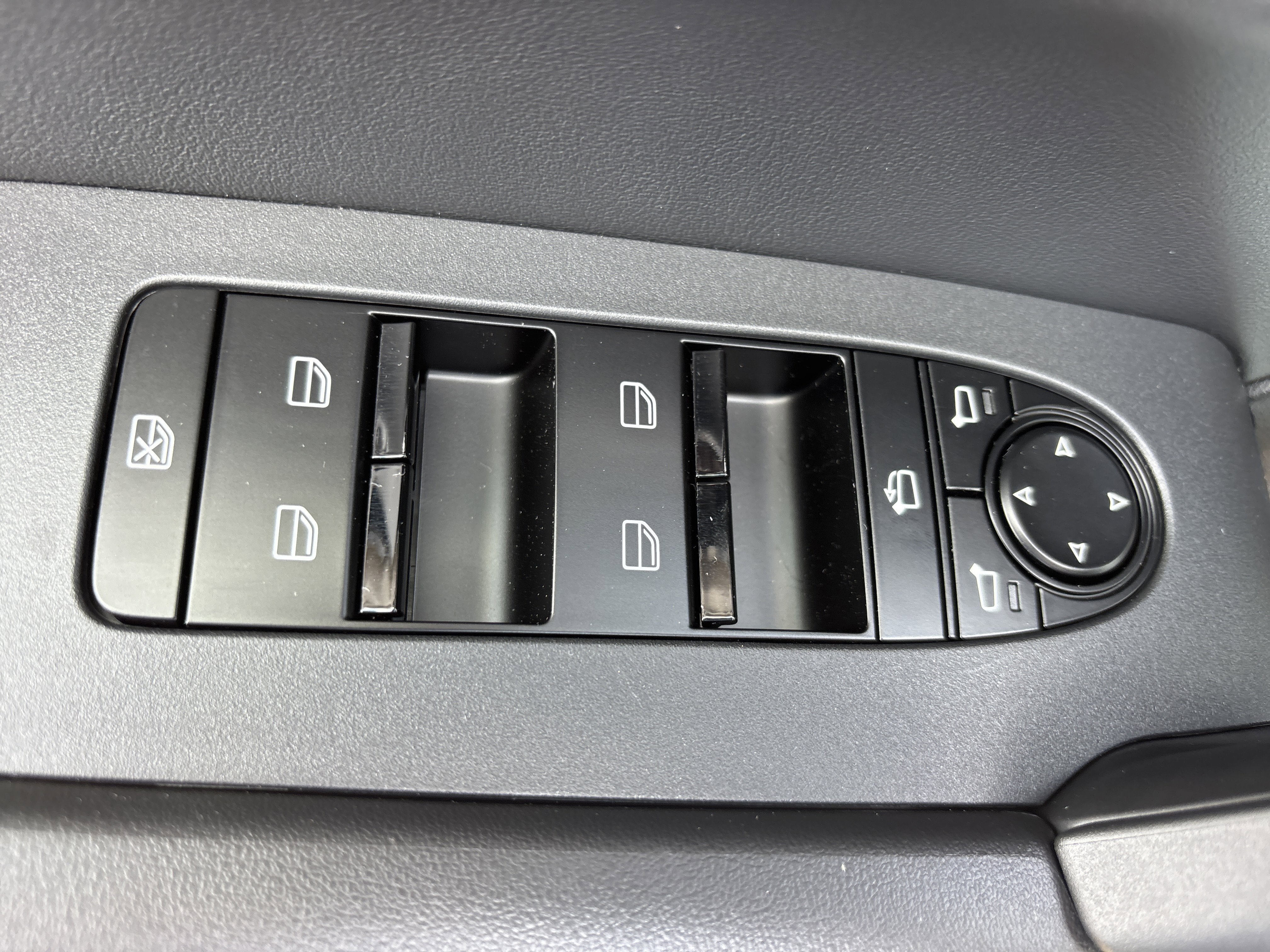 New 2026 Jet Black Mica Mazda 2.5 S Preferred AWD image 19